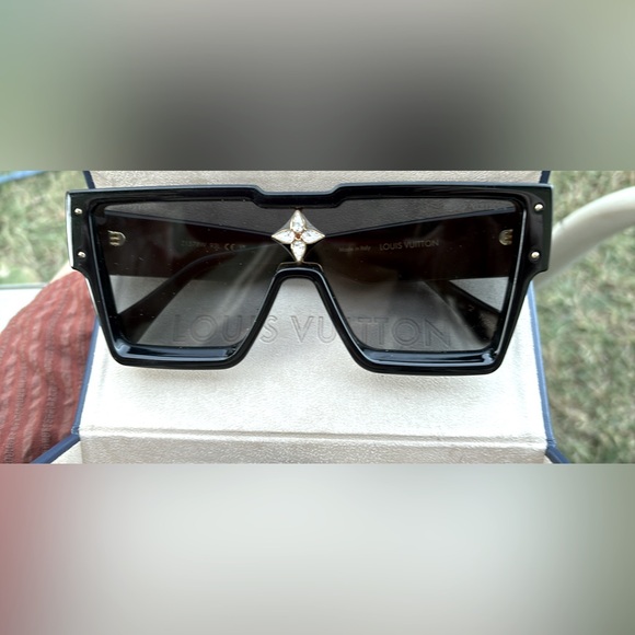 Louis Vuitton cyclone sunglasses - Picture 1 of 8